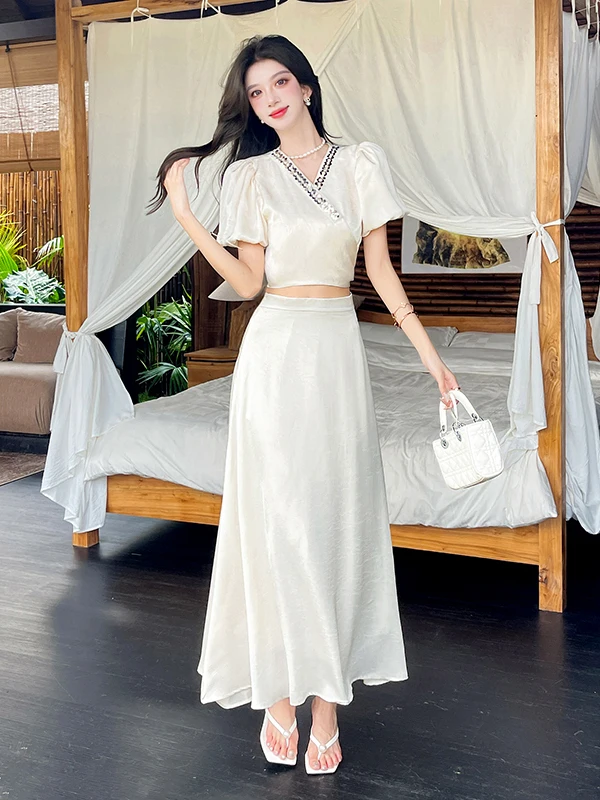 Women's Summer Chic Commute Two-Piece Set V-Neck Diamond Embellished Bubble Sleeve Top High Waist Draping Half-Length Skirt
Women's Summer Chic Commute Two-Piece Set V-Neck Diamond Embellished Bubble Sleeve Top High Waist Draping Half-Length Skirt