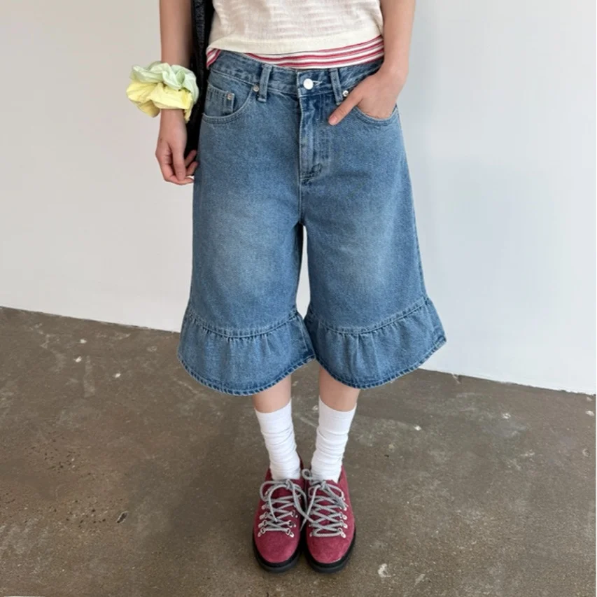 Summer 2026 Chic Korean Style Loose Casual Loose Casual Five-Point Jeans Floral Versatile Jeans Blue Cotton 100% Ladies
Summer 2026 Chic Korean Style Loose Casual Loose Casual Five-Point Jeans Floral Versatile Jeans Blue Cotton 100% Ladies