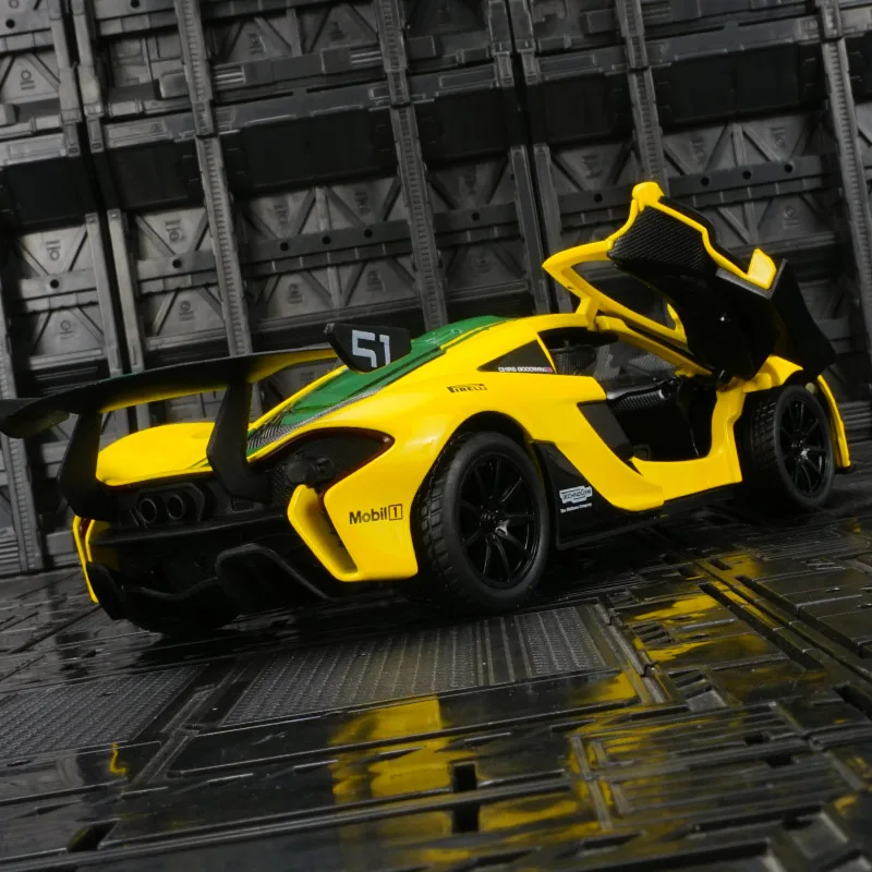 Модель раллийного автомобиля McLaren P1 GTR из сплава, масштаб 1:24, с открывающимися дверями, подходит для коллекционирования.
Модель раллийного автомобиля McLaren P1 GTR из сплава, масштаб 1:24, с открывающимися дверями, подходит для коллекционирования.