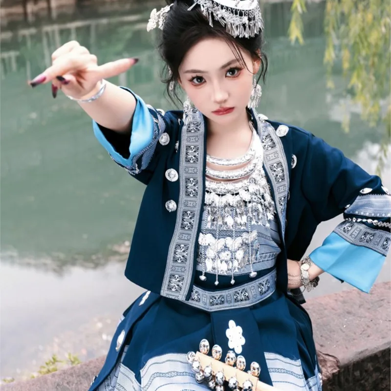 New national dress female batik exotic girl art photography ethnic style dance performance
New national dress female batik exotic girl art photography ethnic style dance performance