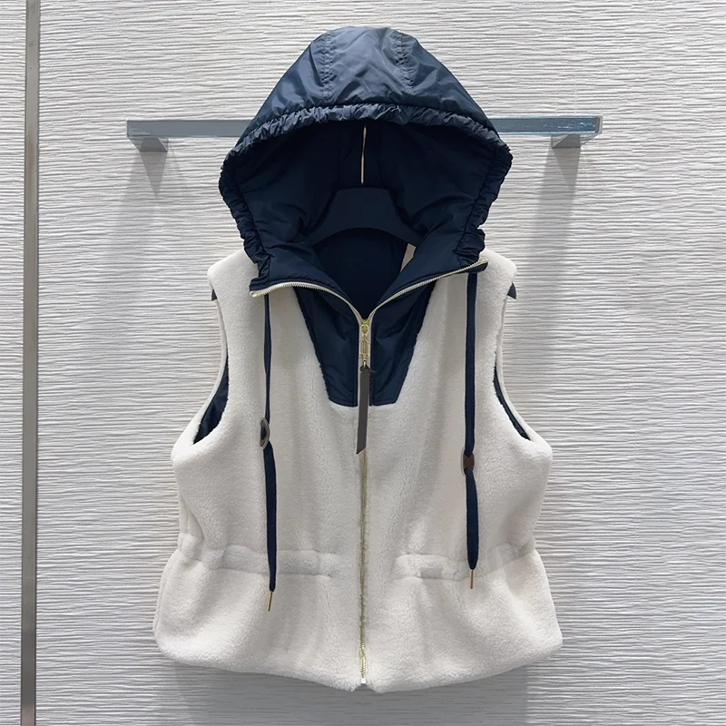 Высококачественный шерстяной лоскутный пуховый женский зимний жилет с капюшоном, поясом на талии и застежкой на шнурке 25102227
Высококачественный шерстяной лоскутный пуховый женский зимний жилет с капюшоном, поясом на талии и застежкой на шнурке 25102227