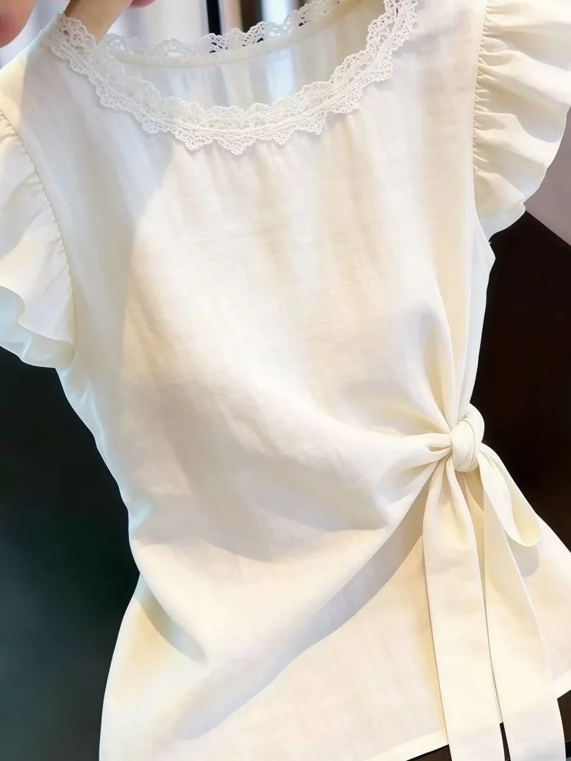 Summer Unique Pure Desire Lace Splice Fly Sleeve Shirt Women Design Sensual Slimming Top Korean Style Knot Hemline
Summer Unique Pure Desire Lace Splice Fly Sleeve Shirt Women Design Sensual Slimming Top Korean Style Knot Hemline