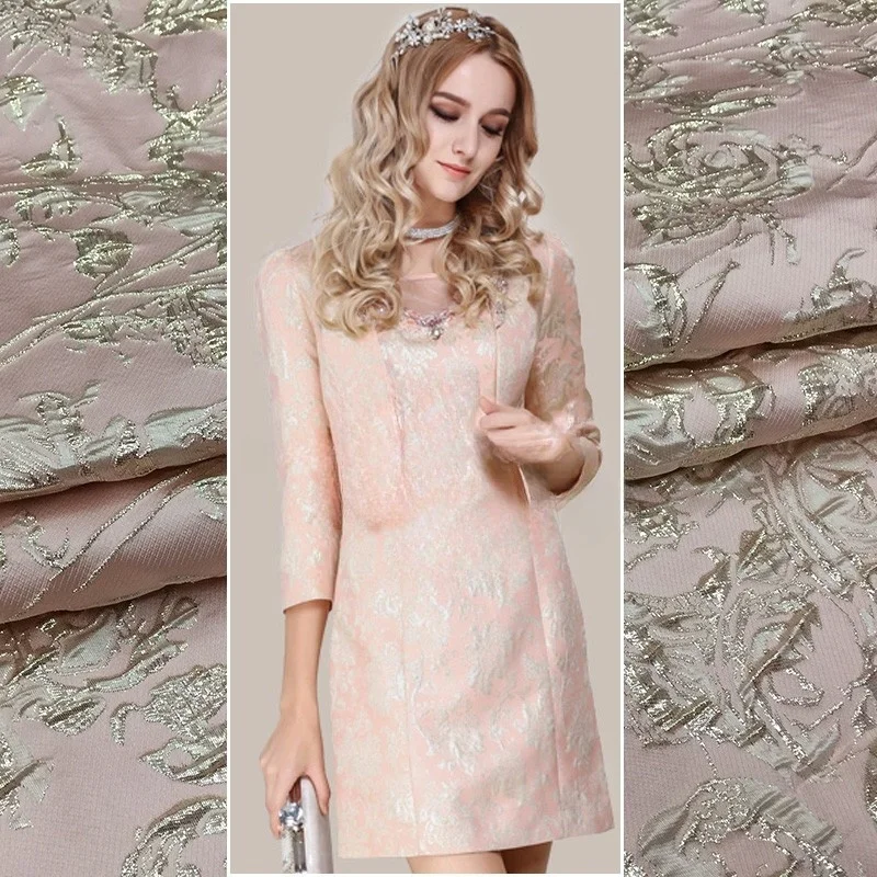 Elegant yarn-dyed three-dimensional rose gold-embossed spring fabric dress and evening gown jacquard
Elegant yarn-dyed three-dimensional rose gold-embossed spring fabric dress and evening gown jacquard