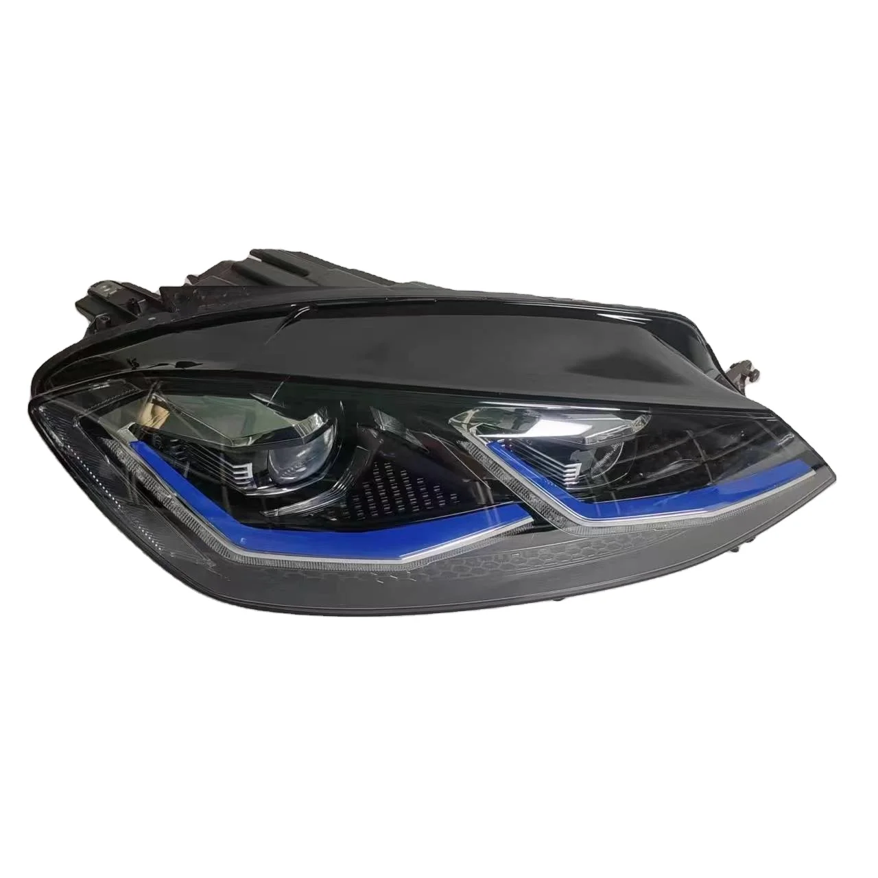 For The Volkswagen Golf 7.5 generation LED headlights come with blue stripes and are original car LED headlight
For The Volkswagen Golf 7.5 generation LED headlights come with blue stripes and are original car LED headlight