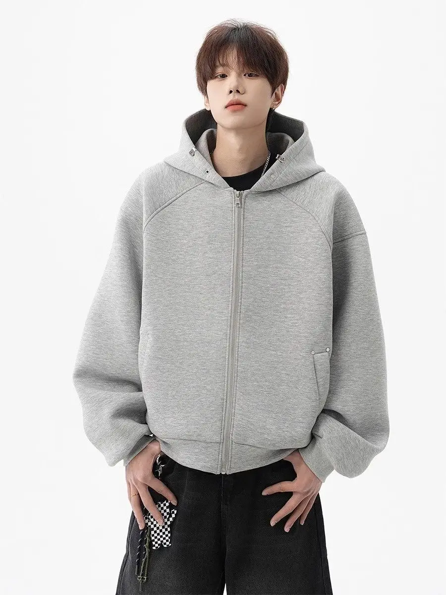 Ретро-американский деконструированный худи-кардиган для мужчин: весенняя повседневная толстовка в уличном стиле с заклепками, приталенный крой, Cleanfit
Ретро-американский деконструированный худи-кардиган для мужчин: весенняя повседневная толстовка в уличном стиле с заклепками, приталенный крой, Cleanfit