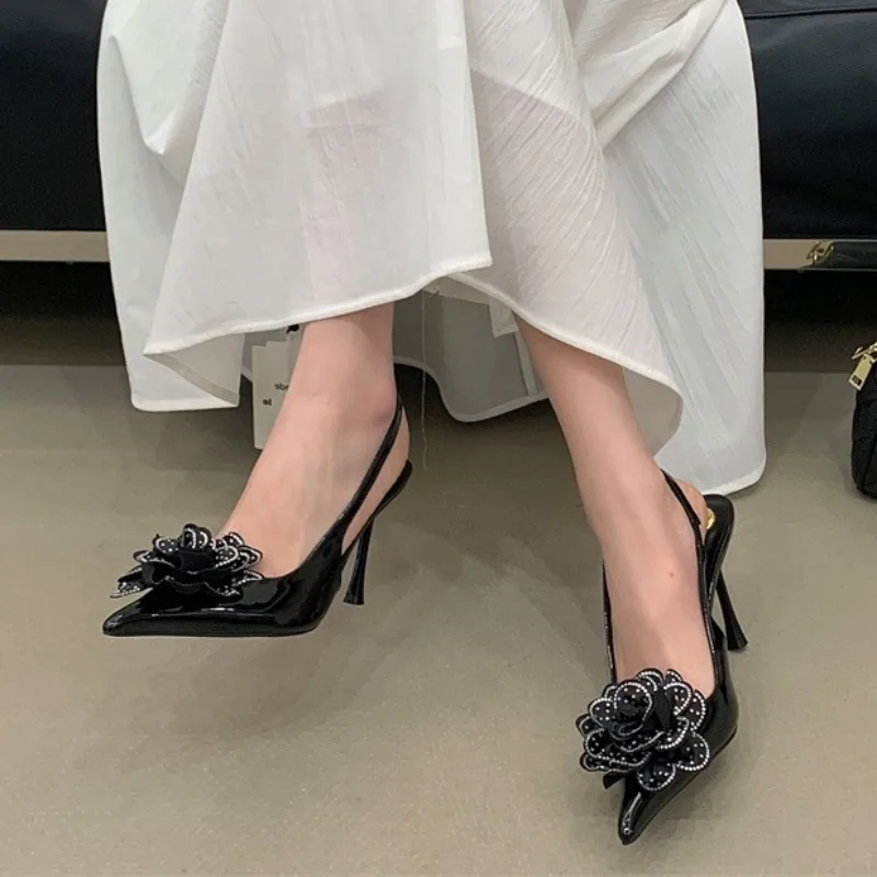 Women's Pointed Toe 3D Floral Decor Faux Patent Leather Slingback Stiletto Heel Mule Pumps,Elegant Romantic Eveni Party Footwear
Women's Pointed Toe 3D Floral Decor Faux Patent Leather Slingback Stiletto Heel Mule Pumps,Elegant Romantic Eveni Party Footwear