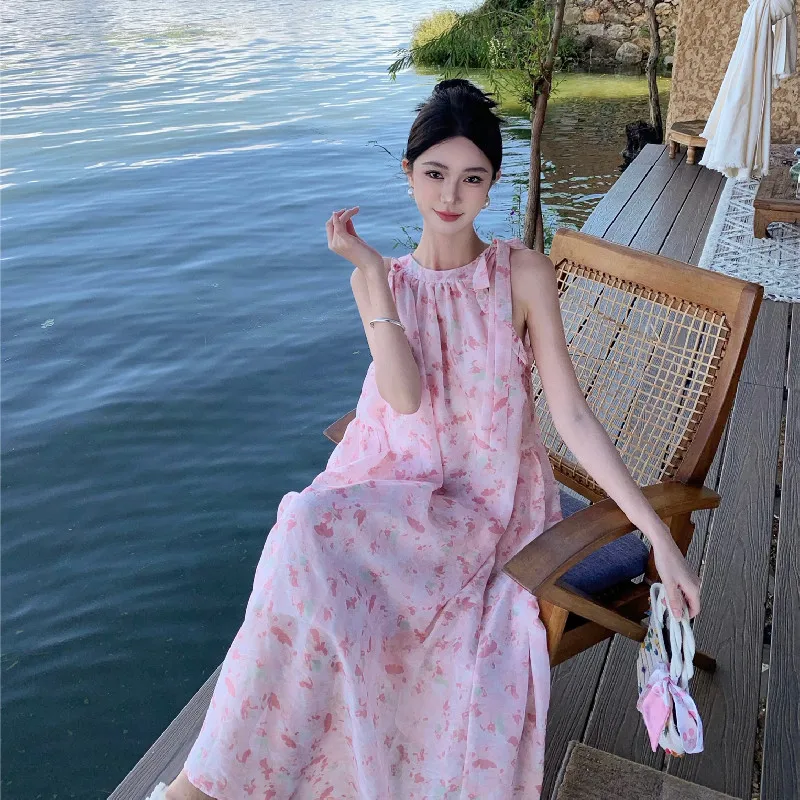Pink Floral Sleeveless Halterneck Dress Female Summer 2023 New Loose Temperament Beach Holiday Dress
Pink Floral Sleeveless Halterneck Dress Female Summer 2023 New Loose Temperament Beach Holiday Dress