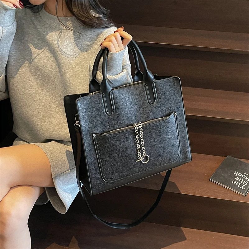Ladies Quality Leather Letter Shoulder Bags for Women 2025 Luxury Handbags Women Bags Designer Fashion Large Capacity Tote Bag
Ladies Quality Leather Letter Shoulder Bags for Women 2025 Luxury Handbags Women Bags Designer Fashion Large Capacity Tote Bag