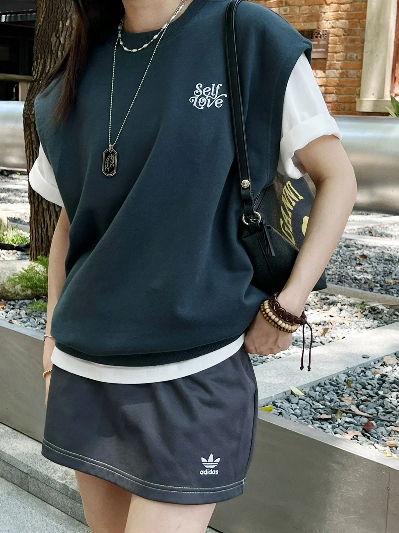 Повседневный женский жилет из хлопка для осеннего сезона, прямого кроя, для многослойных образов, удобный топ для отдыха
Повседневный женский жилет из хлопка для осеннего сезона, прямого кроя, для многослойных образов, удобный топ для отдыха