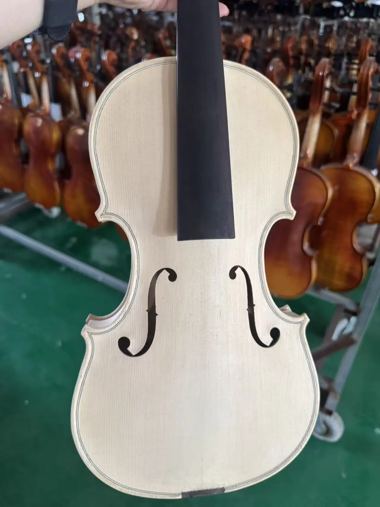 Handmade 1716# solid back plate tiger pattern maple violin white piano
Handmade 1716# solid back plate tiger pattern maple violin white piano
