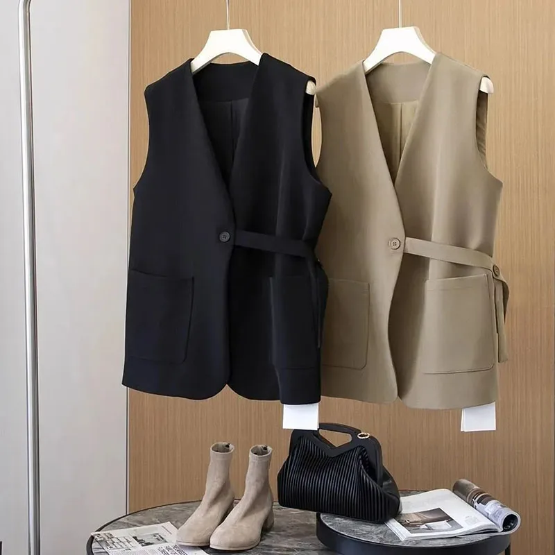 Spring And Summer New Suit Vest Simple Versatile Solid Color Slim Fashion Comfortable V-neck Jacket With Vest Loose Pocket
Spring And Summer New Suit Vest Simple Versatile Solid Color Slim Fashion Comfortable V-neck Jacket With Vest Loose Pocket