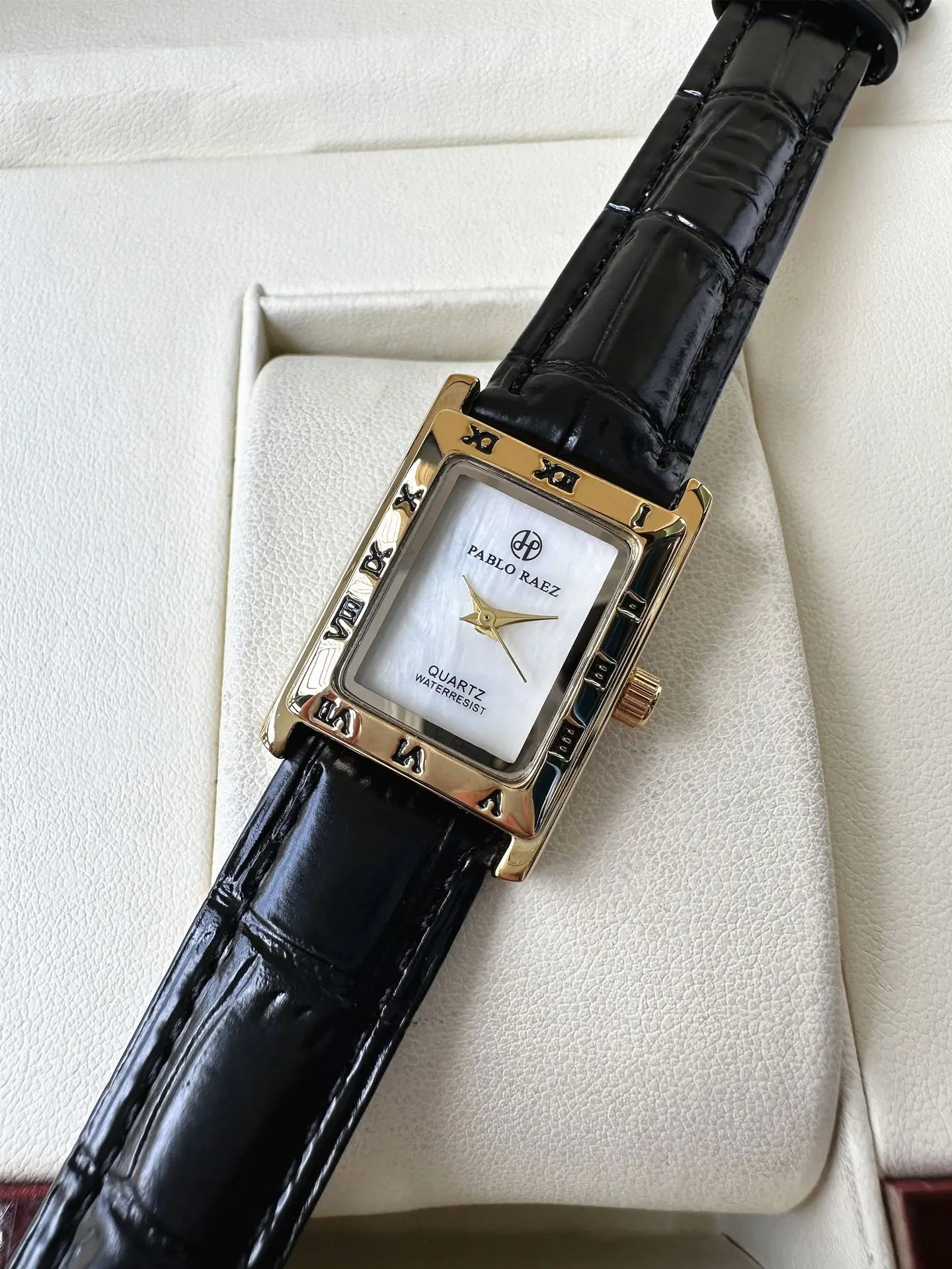 Women Watch Business Simple Light Luxury Brand Square Belt Retro Middle Ancient Waterproof Student Fashion Quartz Wristwatches
Women Watch Business Simple Light Luxury Brand Square Belt Retro Middle Ancient Waterproof Student Fashion Quartz Wristwatches