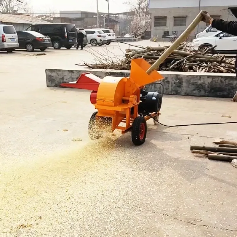 Multifunctional wood shredder with gears and engine to crush branches, logs and straw - 2T/H output, 220/380V,
Multifunctional wood shredder with gears and engine to crush branches, logs and straw - 2T/H output, 220/380V,