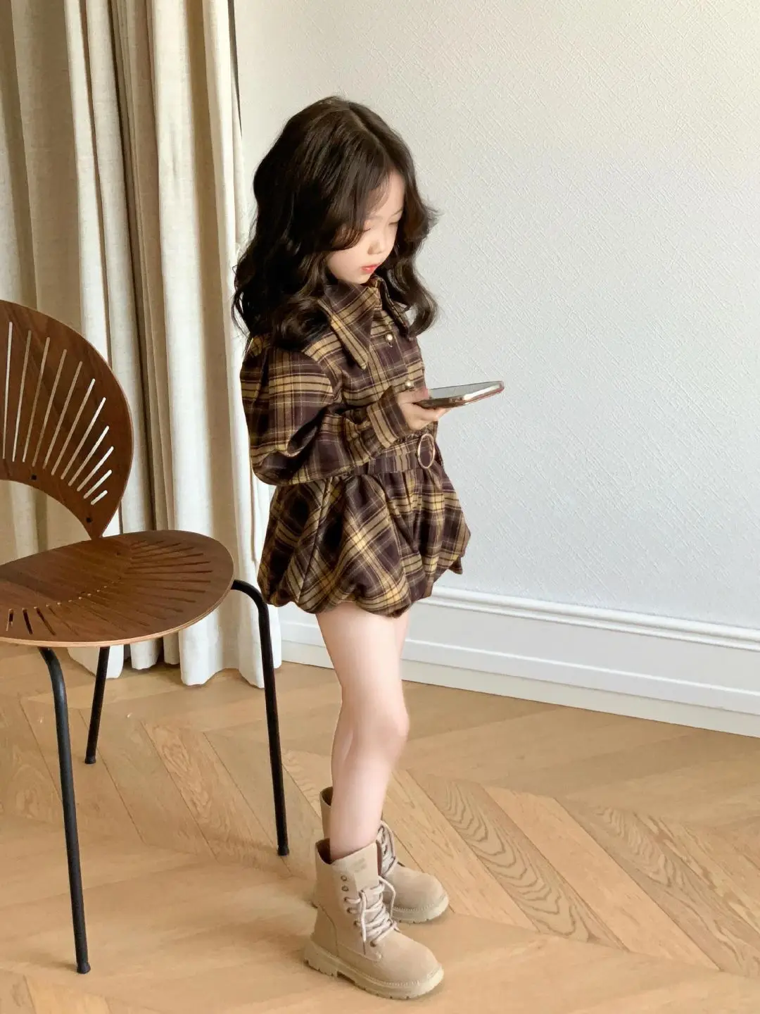 Girls Clothes Set Spring and Autumn New Children's Retro Flip Long Sleeve Checkered Shirt+Flower Bud Shorts 2-piece Set
Girls Clothes Set Spring and Autumn New Children's Retro Flip Long Sleeve Checkered Shirt+Flower Bud Shorts 2-piece Set