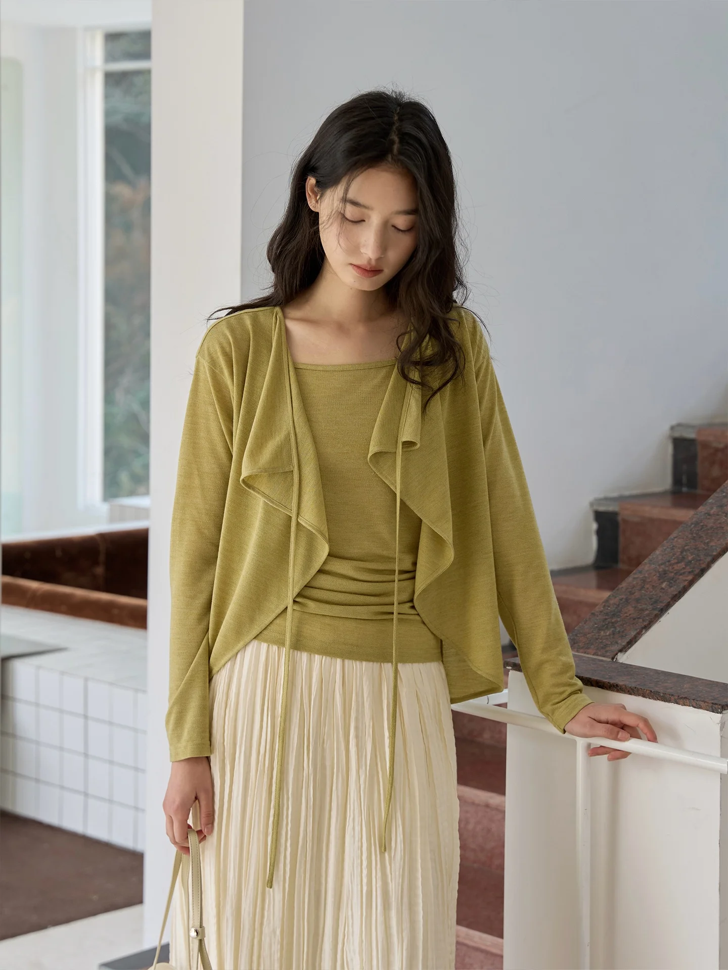 Ginnkee Commute Strap Vest Swinging Collar Sash Knitted Two-Piece Set Women's Spring Design Sense Top Cardigan Polyester Fiber
Ginnkee Commute Strap Vest Swinging Collar Sash Knitted Two-Piece Set Women's Spring Design Sense Top Cardigan Polyester Fiber