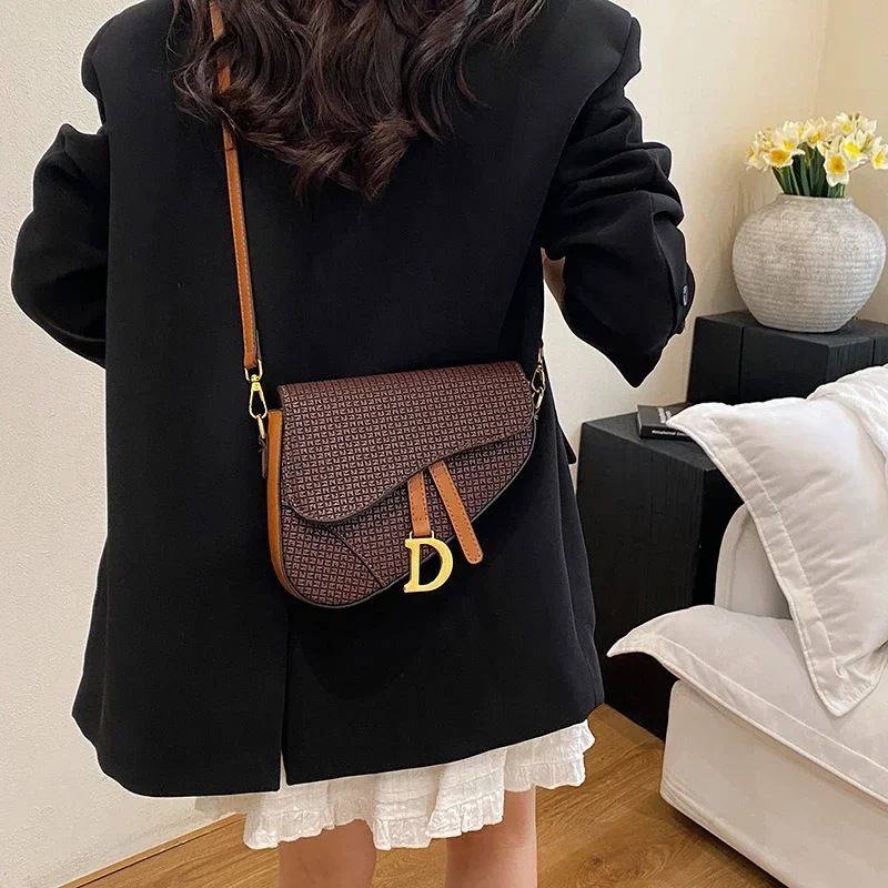 2025 Fashionable Business Leisure Tote Bag With Large Capacity Solid Color And Designer Paris Flair
2025 Fashionable Business Leisure Tote Bag With Large Capacity Solid Color And Designer Paris Flair