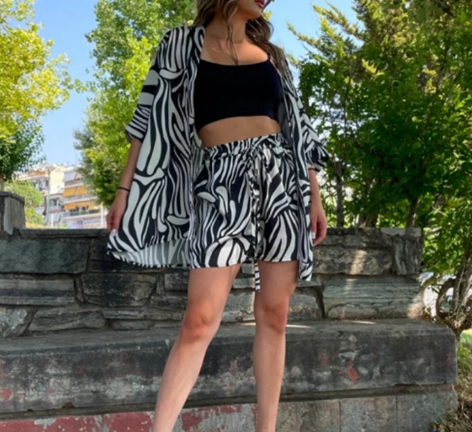 Leisure Fashion Shorts Set Women 2 Piece Women's Printed Lace Up Short Sleeves Shirt Top Beach Style Women's Short Casual Set
Leisure Fashion Shorts Set Women 2 Piece Women's Printed Lace Up Short Sleeves Shirt Top Beach Style Women's Short Casual Set
