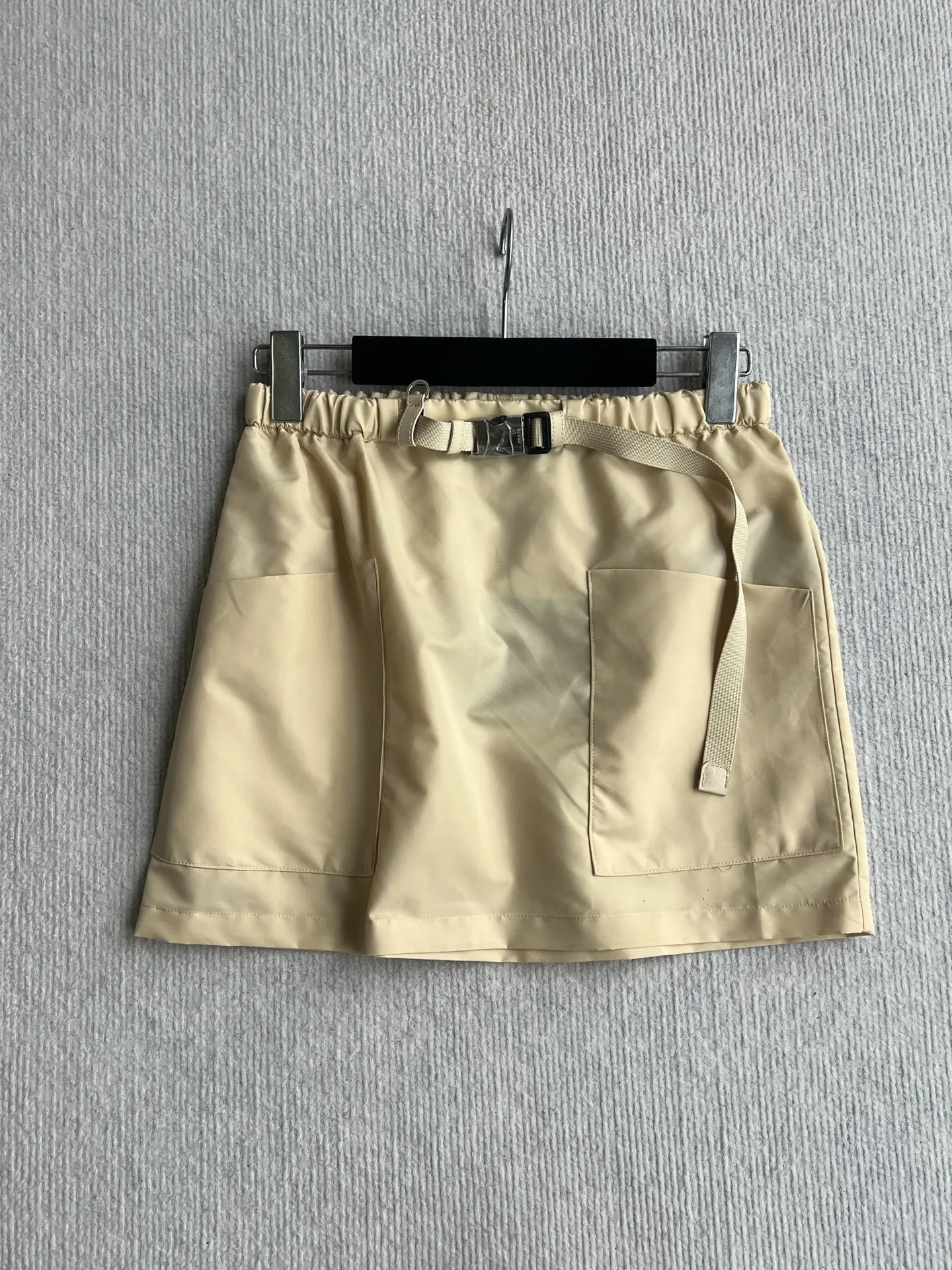 2026 Trendy Women High Waist Cargo Skirt Elastic Waistband Belt Buckle Design Slim Versatile Fashion Half Skirt
2026 Trendy Women High Waist Cargo Skirt Elastic Waistband Belt Buckle Design Slim Versatile Fashion Half Skirt
