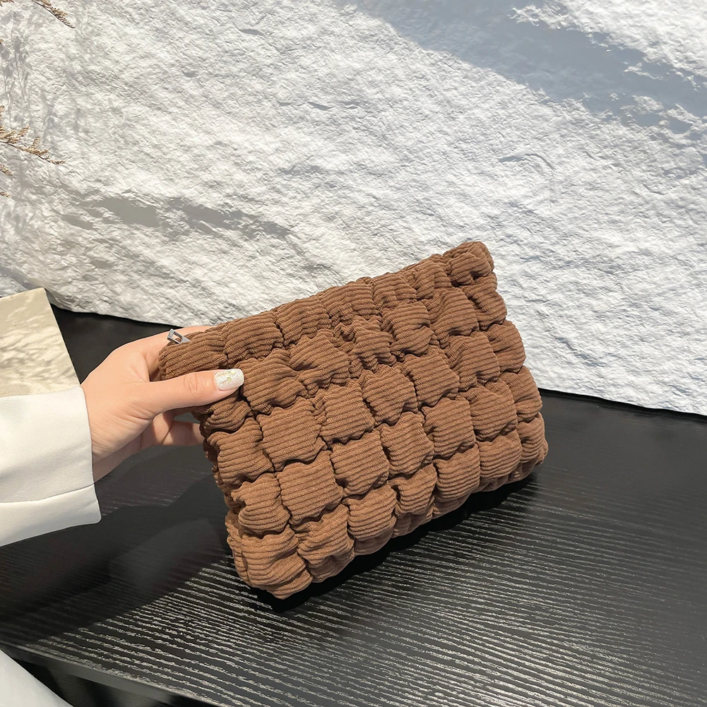 Quilted Travel Makeup Pouch with Zipper Corduroy Makeup Organizer Storage Bag Cosmetic Organizer Case for Women and Girls
Quilted Travel Makeup Pouch with Zipper Corduroy Makeup Organizer Storage Bag Cosmetic Organizer Case for Women and Girls