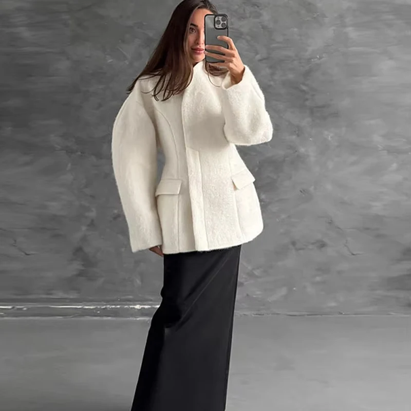 Luxury Stand Collar Short Coat Women Elegant Minimalist Structured Jacket Office Lady Chic Solid Outerwear Fall Winter Overcoat
Luxury Stand Collar Short Coat Women Elegant Minimalist Structured Jacket Office Lady Chic Solid Outerwear Fall Winter Overcoat