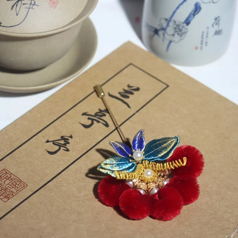 Intangible Heritage Velvet Flower Brooch Ancient Hanfu Hair Accessory New Chinese Cheongsam Adornment for Women Elegant Gifts
Intangible Heritage Velvet Flower Brooch Ancient Hanfu Hair Accessory New Chinese Cheongsam Adornment for Women Elegant Gifts