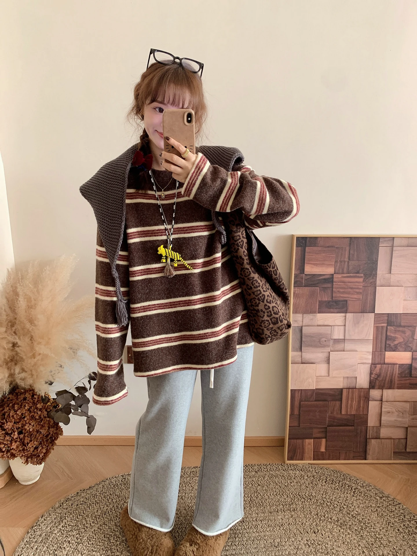 Thiened Heavyweight Long Sve Faux Rabbit Velvet Striped Large Size T-irt Women's Casual Faion Winter Warm Base irt
Thiened Heavyweight Long Sve Faux Rabbit Velvet Striped Large Size T-irt Women's Casual Faion Winter Warm Base irt