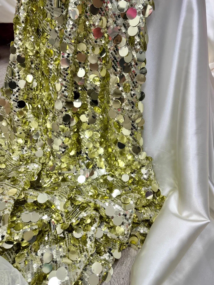 Fashion Hanging Sequin Mesh Fabric for Background Layout Decoration Wedding Dress Set Design Cloth Diy Per Meter Sewing Material
Fashion Hanging Sequin Mesh Fabric for Background Layout Decoration Wedding Dress Set Design Cloth Diy Per Meter Sewing Material