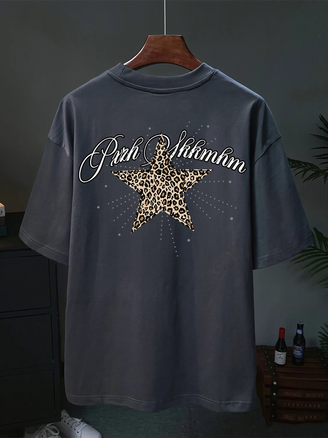 Loose Fit Leopard Print T-Shirt Short Sleeve Star Print Unisex Summer Top Breathable Cotton round Neck Casual Wear
Loose Fit Leopard Print T-Shirt Short Sleeve Star Print Unisex Summer Top Breathable Cotton round Neck Casual Wear