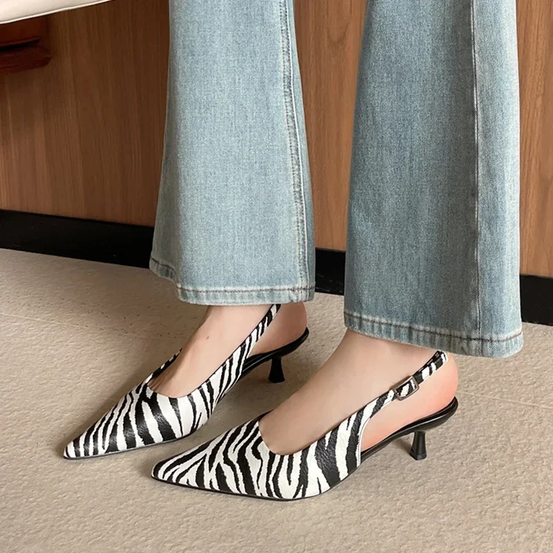 Women's Pointed Toe Zebra Print Slingback Buckle Kitten Heel Pumps Elegant Casual Footwear Drop Shipping Fast Ship Free Gift
Women's Pointed Toe Zebra Print Slingback Buckle Kitten Heel Pumps Elegant Casual Footwear Drop Shipping Fast Ship Free Gift