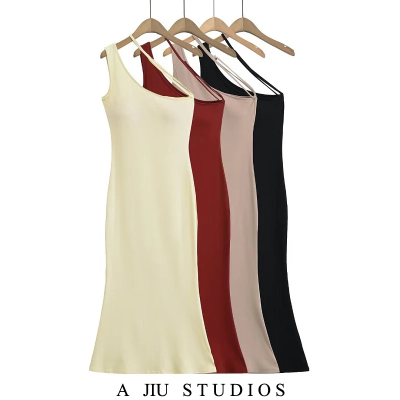 Sexy Summer Long Dr Women's Strapl Gown with Chest Pad Waist Cinching Fi Tail Design Single oulder Strap Svel
Sexy Summer Long Dr Women's Strapl Gown with Chest Pad Waist Cinching Fi Tail Design Single oulder Strap Svel