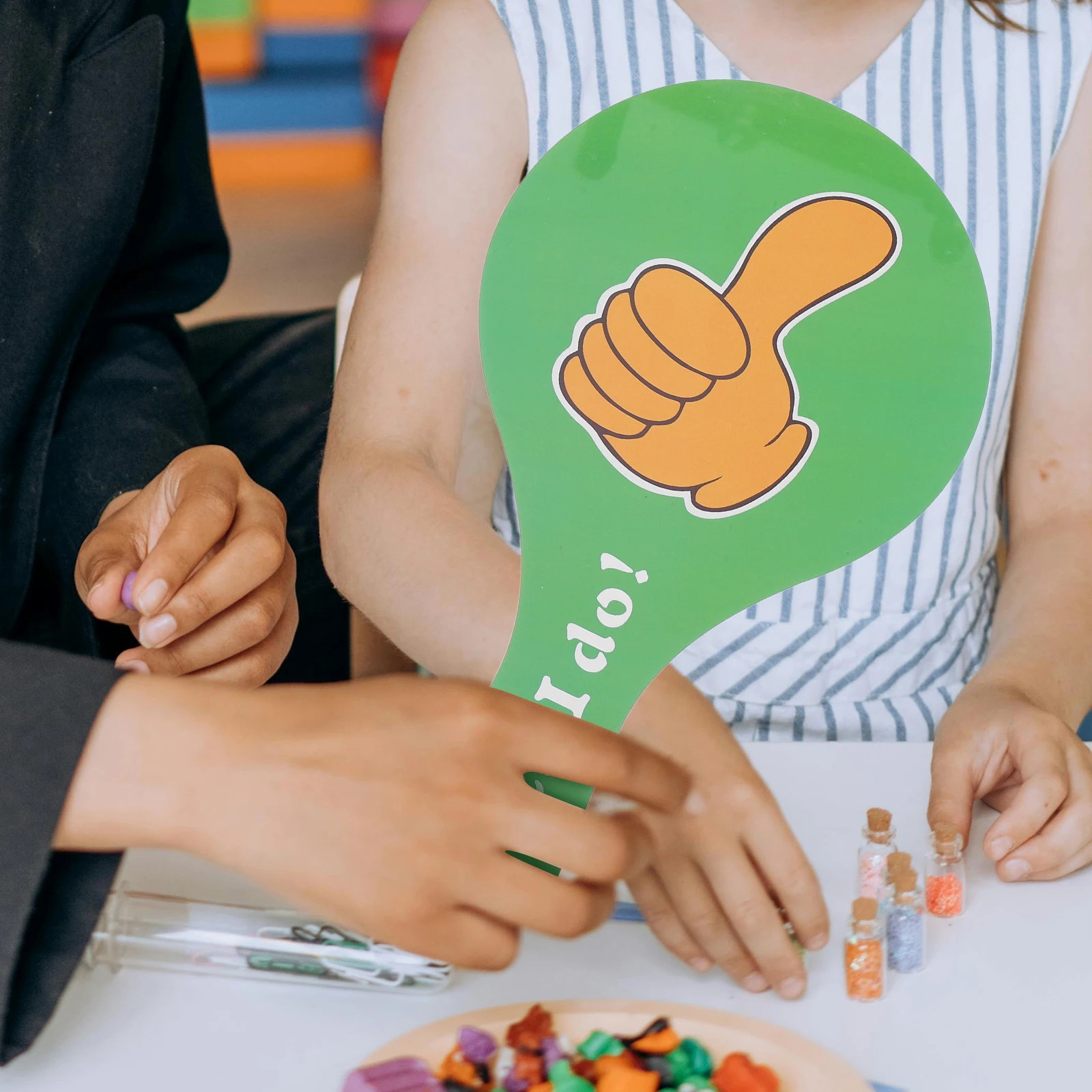 2 pcs Dualsided Plastic Voting Handheld Classroom Teaching Game Feedback Signs Interaction Answer Board
2 pcs Dualsided Plastic Voting Handheld Classroom Teaching Game Feedback Signs Interaction Answer Board