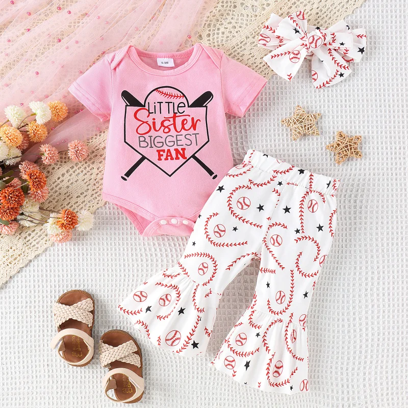 Children's Clothing Style Summer Baby Sports Letter Print Top Pattern Flared Pants Headband Girls Set
Children's Clothing Style Summer Baby Sports Letter Print Top Pattern Flared Pants Headband Girls Set