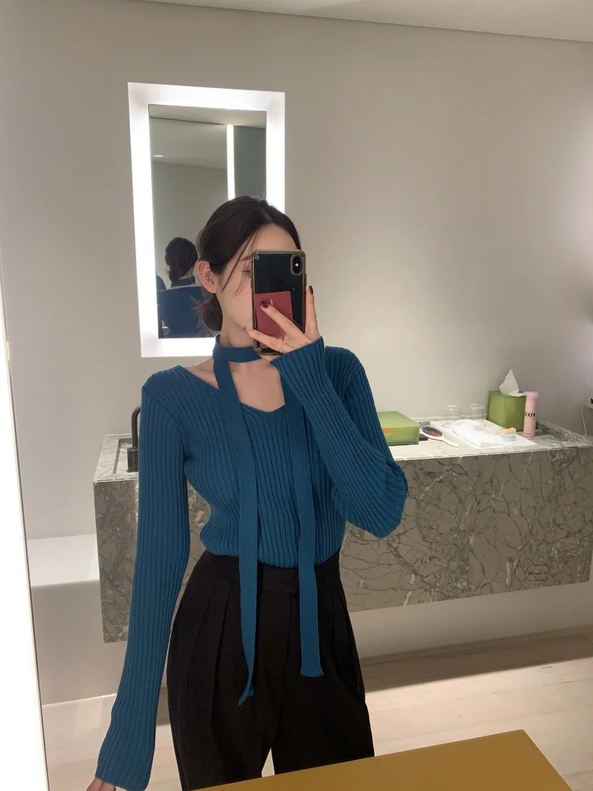 Chic V-Neck Knitwear for Women with Sashes Versatile Slimming Top Polyester Fiber Spring 2024 Sweet Style Single Piece
Chic V-Neck Knitwear for Women with Sashes Versatile Slimming Top Polyester Fiber Spring 2024 Sweet Style Single Piece