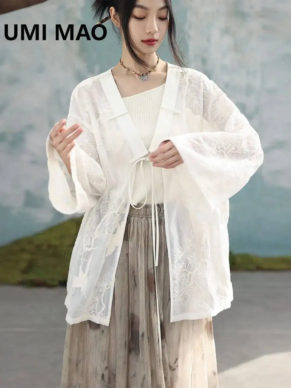 UMI MAO Fairy Crane Branch Embroidered Sun Protection Shirt For Women's Off White Loose New Chinese Double Breasted Short Coat
UMI MAO Fairy Crane Branch Embroidered Sun Protection Shirt For Women's Off White Loose New Chinese Double Breasted Short Coat