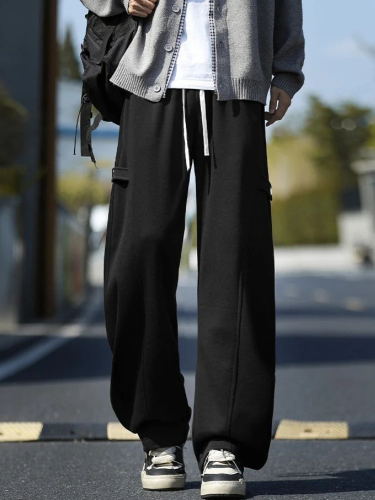 Trendy Men’s Long Pants Patchwork Curved Blade Style Loose Straight Cut Casual Trouser for Spring Autumn Street with Draped Feel
Trendy Men’s Long Pants Patchwork Curved Blade Style Loose Straight Cut Casual Trouser for Spring Autumn Street with Draped Feel