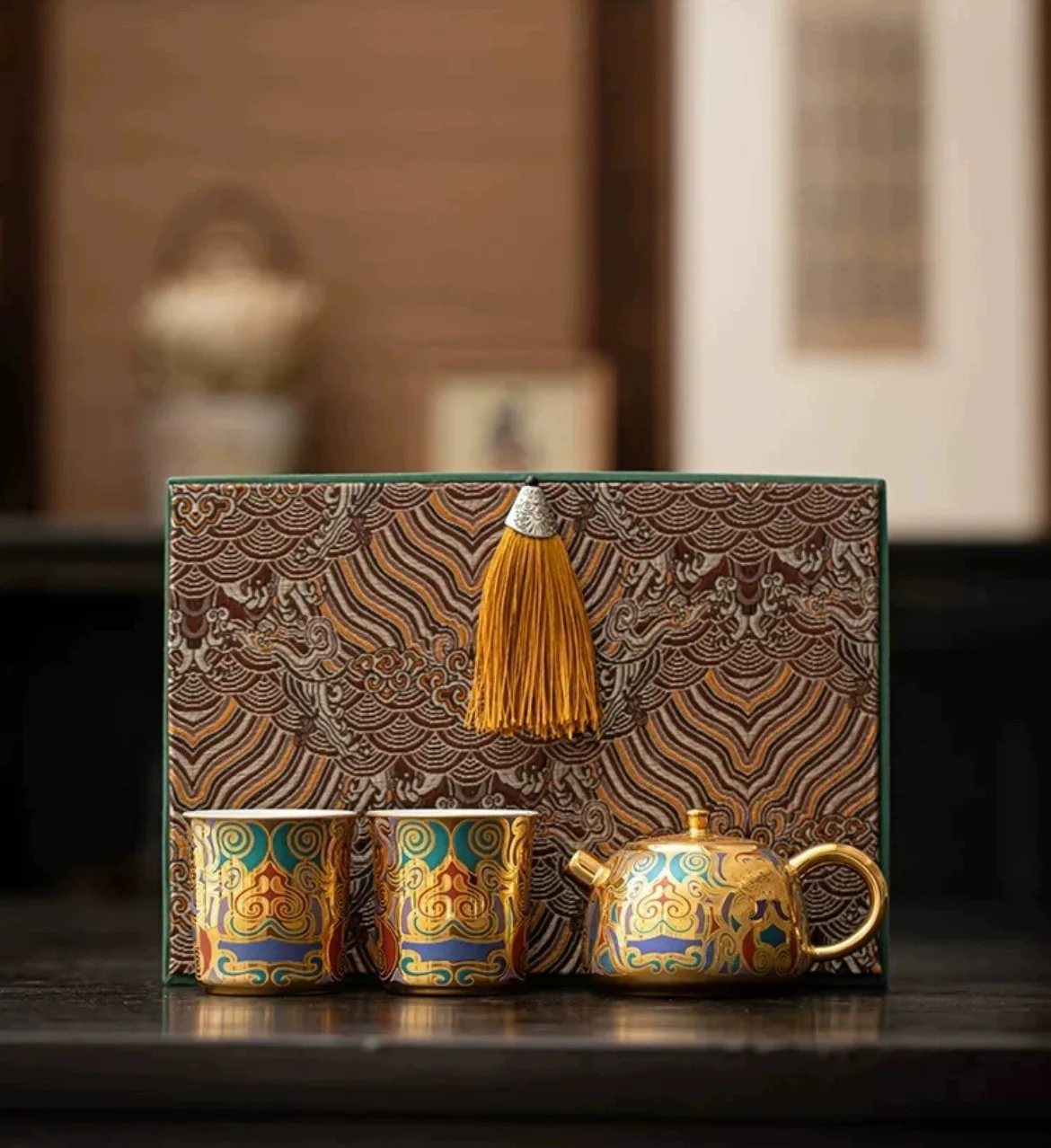 Luxury Thangka Gold And Silver Tea Gift Recommended Genuine Gilded Western Style Pot Enamel Color China-Chic Palace Single Pot
Luxury Thangka Gold And Silver Tea Gift Recommended Genuine Gilded Western Style Pot Enamel Color China-Chic Palace Single Pot
