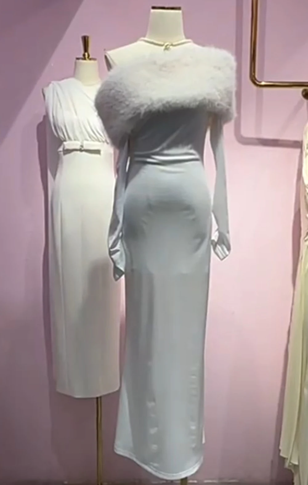 Off-shoulder elastic slim dress with fur shawl, removable long dress, birthday party, showing temperament-GZXX038 
Off-shoulder elastic slim dress with fur shawl, removable long dress, birthday party, showing temperament-GZXX038