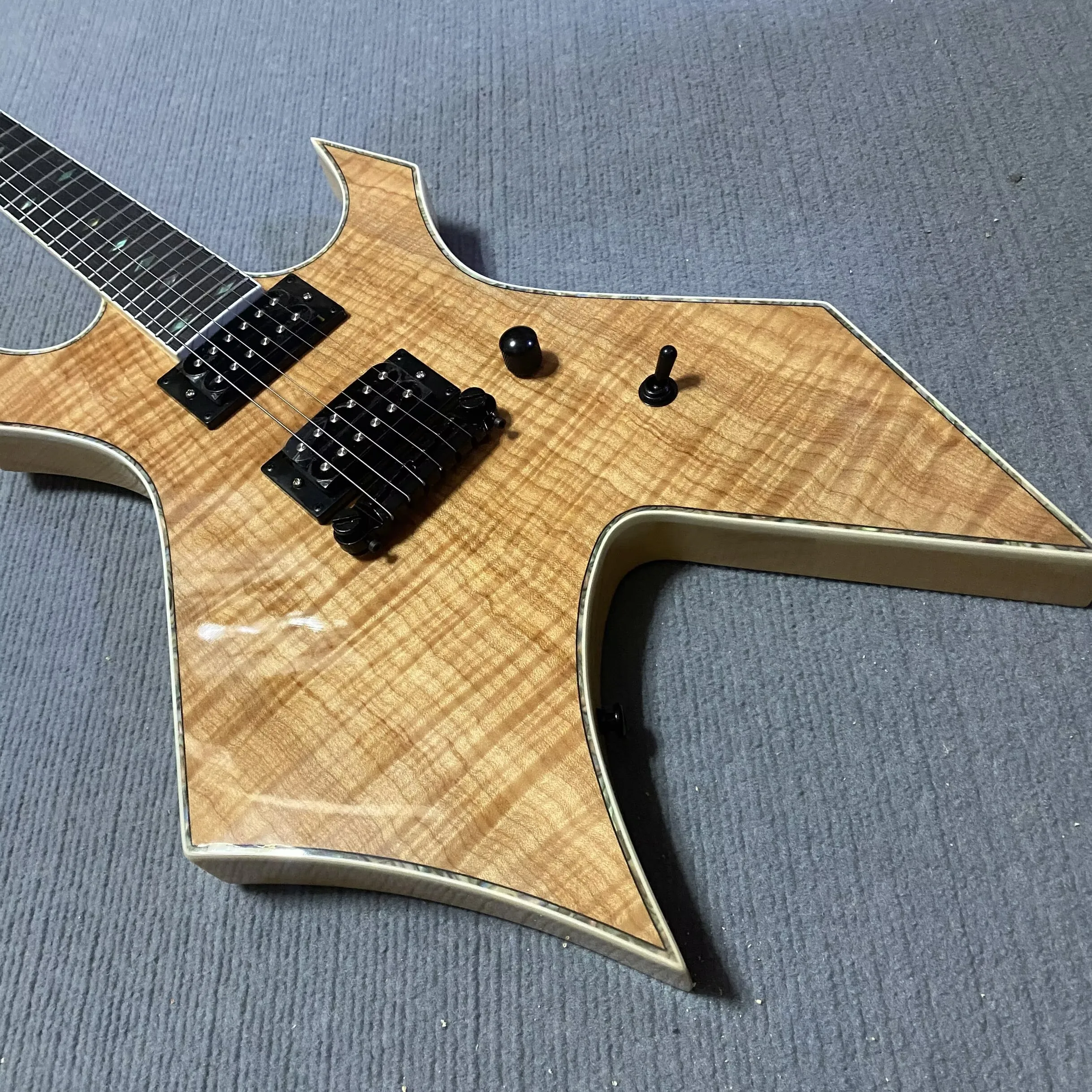 Natural Wood Unusual Shape Guitar 48-hour express delivery of electric guitars with real pictures and video shooting.
Natural Wood Unusual Shape Guitar 48-hour express delivery of electric guitars with real pictures and video shooting.