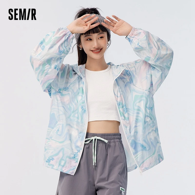 Semir Outerwear Women Top Fashion Cool Personality 2023 Summer New Loose Lightweight Sun Protection Hooded Jacket Fashion
Semir Outerwear Women Top Fashion Cool Personality 2023 Summer New Loose Lightweight Sun Protection Hooded Jacket Fashion
