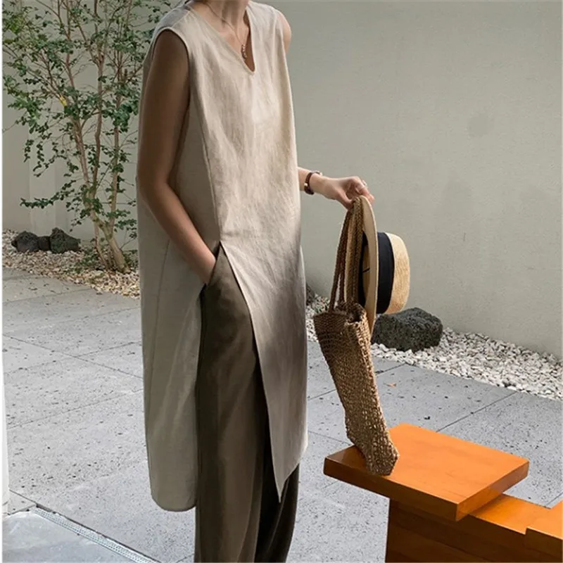 Beige Cotton Linen Summer Dress Women Sleeveless Solid Color Split-side V-neck Over Knee Vest Skirt Casual Unique Outfit
Beige Cotton Linen Summer Dress Women Sleeveless Solid Color Split-side V-neck Over Knee Vest Skirt Casual Unique Outfit