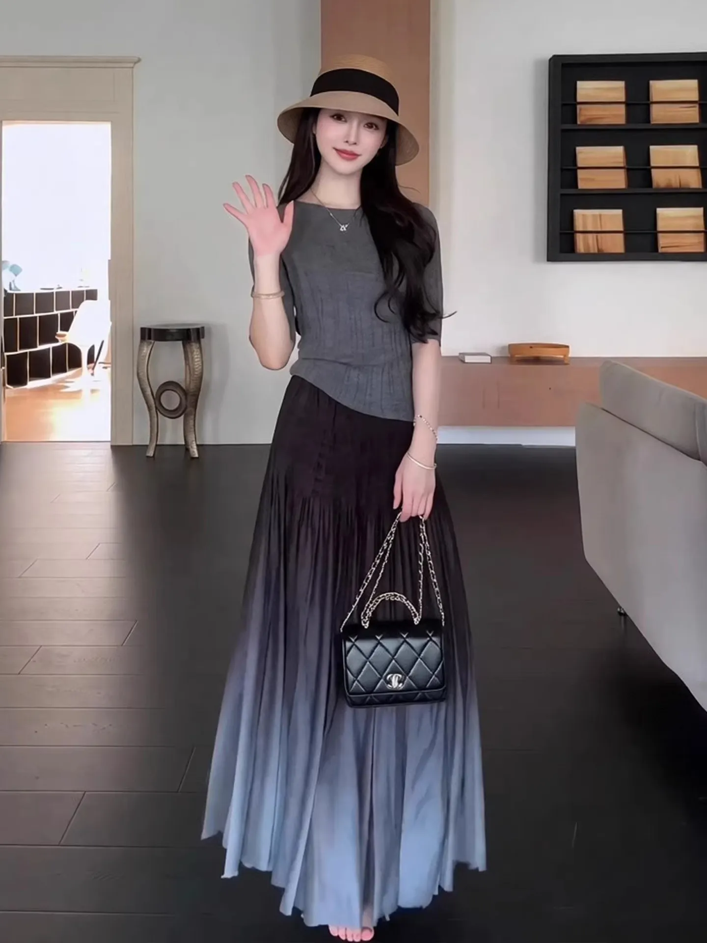 plus Size Women's Summer Knitwear Top And Pleated Skirt Set Korean Style Unique And Beautiful Fashion Set High Waist Polyester
plus Size Women's Summer Knitwear Top And Pleated Skirt Set Korean Style Unique And Beautiful Fashion Set High Waist Polyester