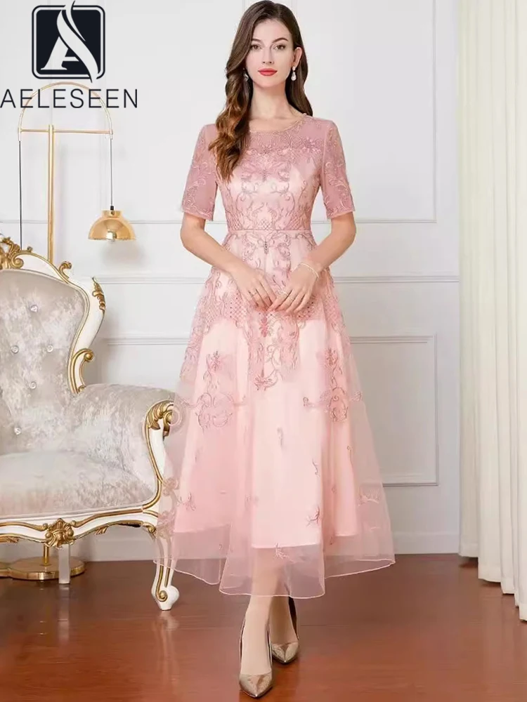 AELESEEN High Quality Summer Dress Women Design Fashion Flower Embroidery Mesh See-through Elegant Sweety Long Party Holiday
AELESEEN High Quality Summer Dress Women Design Fashion Flower Embroidery Mesh See-through Elegant Sweety Long Party Holiday