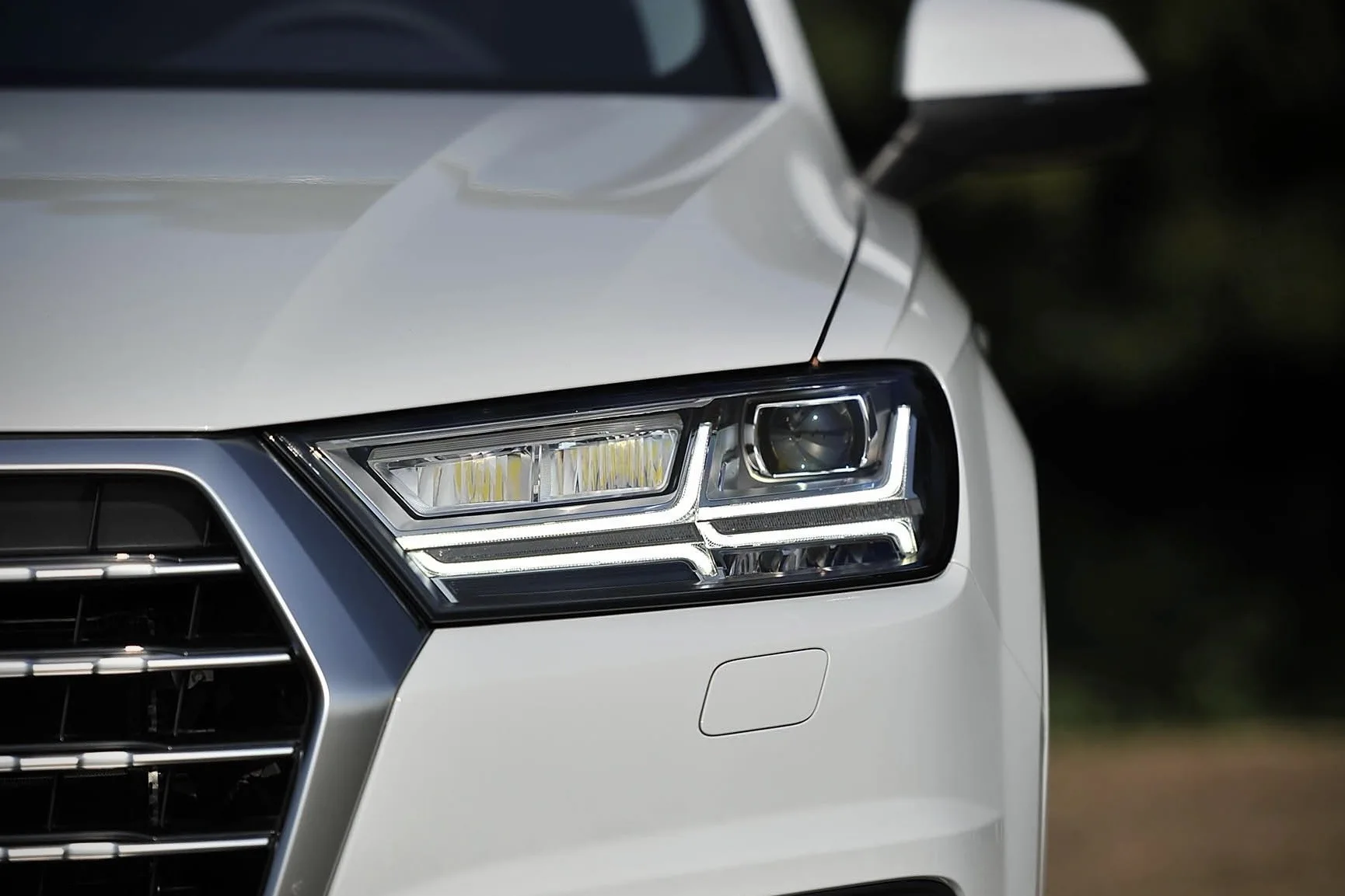 A PairSuitable For 16-19 Audi Q7 Headlight Assembly Modified High-end Aircraft LED Daytime Running Light Turn Signal Lens
A PairSuitable For 16-19 Audi Q7 Headlight Assembly Modified High-end Aircraft LED Daytime Running Light Turn Signal Lens