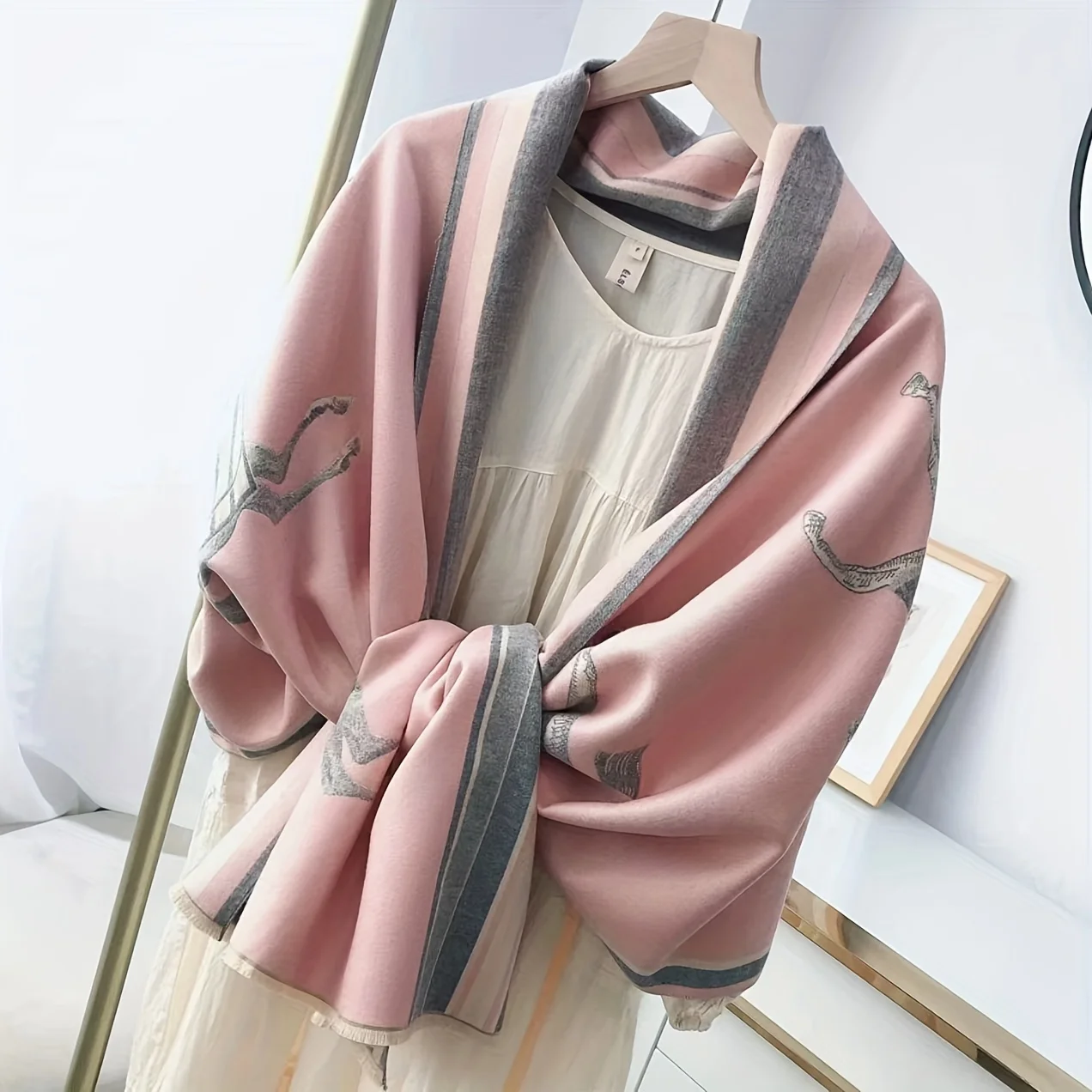 Fashion luxury scarf sweat cloth shawl womens scarf printed headscarf women four seasons shawl cloth Vanda headscarf shawl
Fashion luxury scarf sweat cloth shawl womens scarf printed headscarf women four seasons shawl cloth Vanda headscarf shawl
