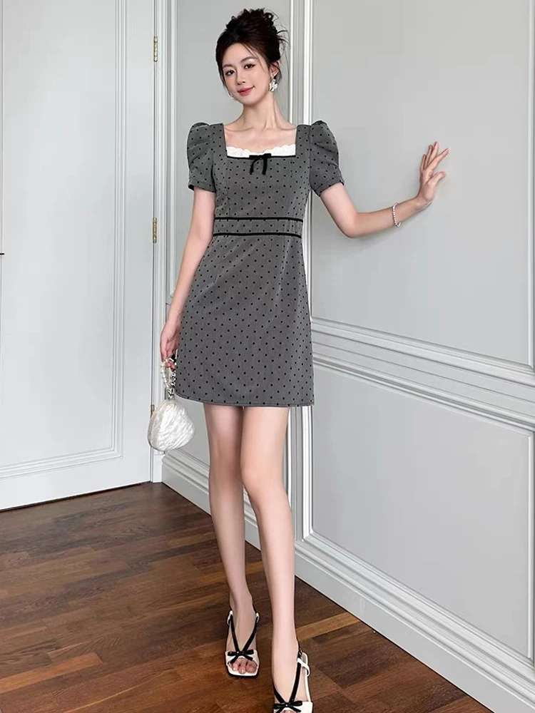 Женская уличная одежда в стиле ретро с точечным принтом и коротким рукавом, тонкое мини-короткое платье трапециевидной формы, элегантное женское модное платье, новинка для торжественных случаев
Женская уличная одежда в стиле ретро с точечным принтом и коротким рукавом, тонкое мини-короткое платье трапециевидной формы, элегантное женское модное платье, новинка для торжественных случаев