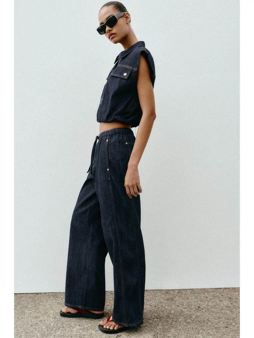 Spring Fashion Women's Denim Vest Sleeveless High Waist Wide Leg Jeans Set Belt Design mid Stretch Color Work Uniform
Spring Fashion Women's Denim Vest Sleeveless High Waist Wide Leg Jeans Set Belt Design mid Stretch Color Work Uniform