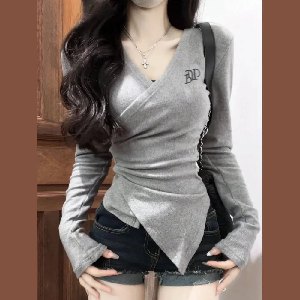 Irregular V-Neck Waist-Cinching Long Sleeve T-Shirt For Women, Autumn Winter New Style, Slim Fit, Slimming Design, Inner
Irregular V-Neck Waist-Cinching Long Sleeve T-Shirt For Women, Autumn Winter New Style, Slim Fit, Slimming Design, Inner