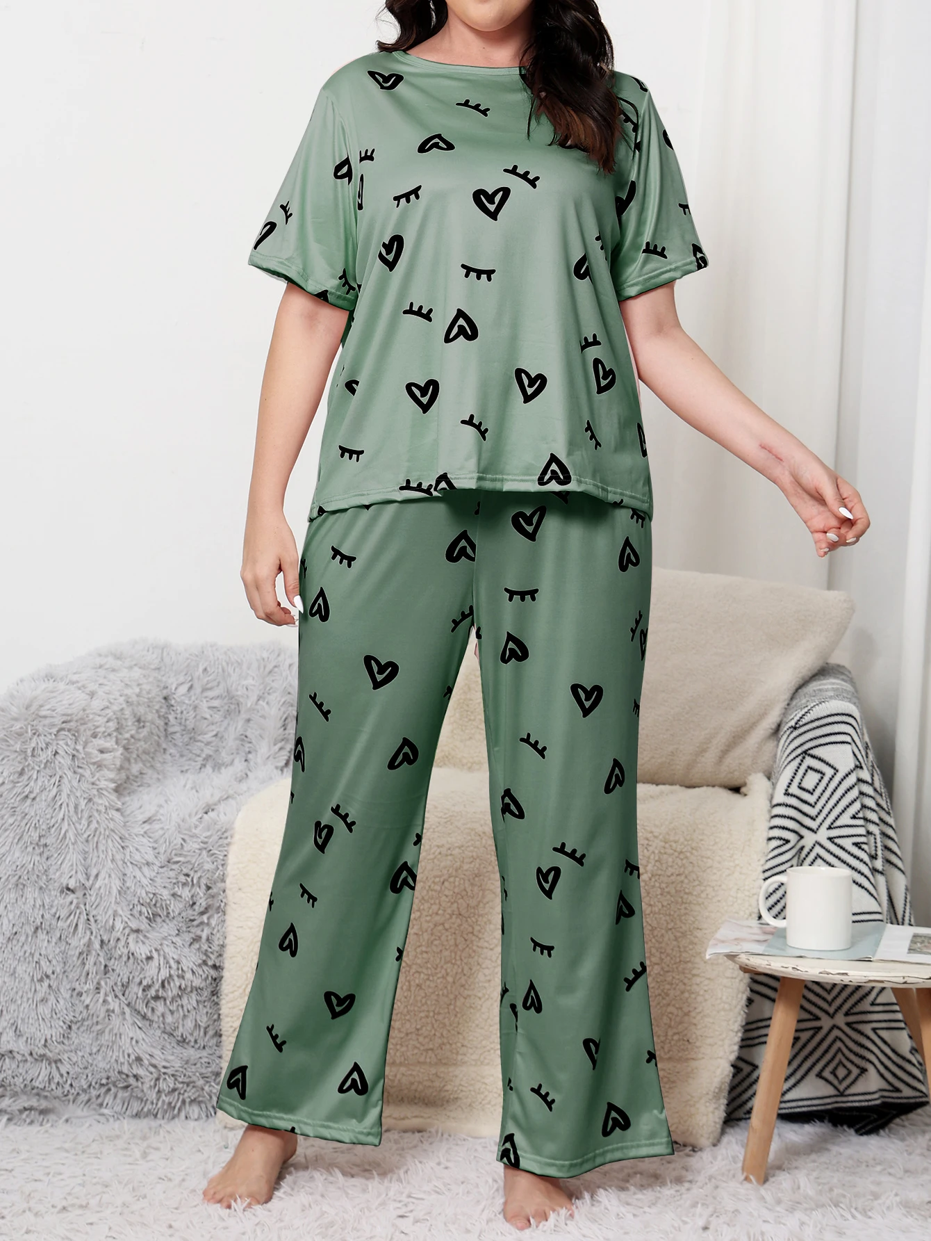 Plus Size Women's Homewear Set 2pc Summer Cotton Blend Short Sleeve Pants Heart Print Loungewear Combo 1XL-5XL
Plus Size Women's Homewear Set 2pc Summer Cotton Blend Short Sleeve Pants Heart Print Loungewear Combo 1XL-5XL