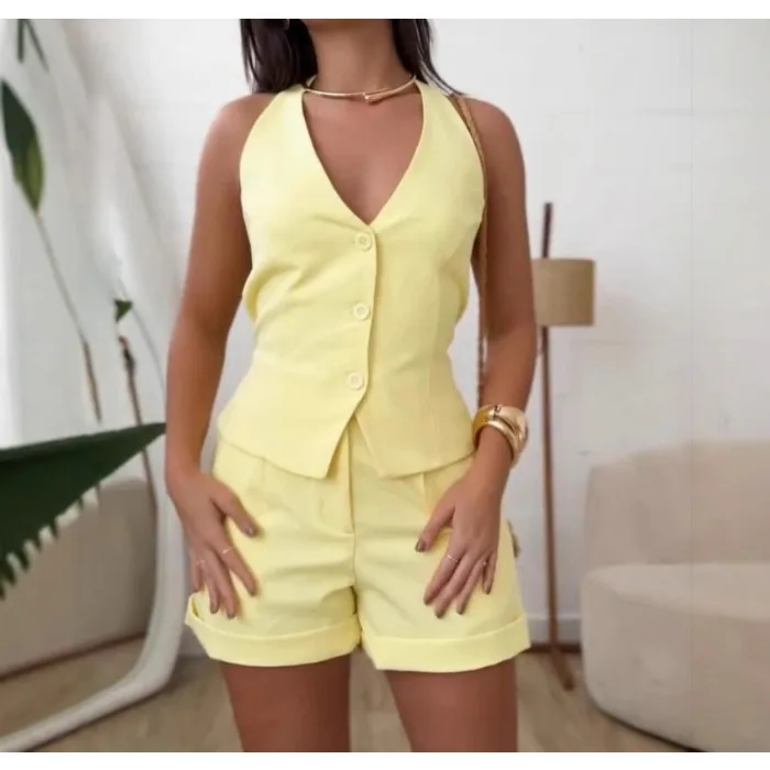 Elegant Shorts Women's Suit Summer 2025 New Fashion Casual Backless Vest Sleeveless Top and Half Pants Two Piece Set Streetwear
Elegant Shorts Women's Suit Summer 2025 New Fashion Casual Backless Vest Sleeveless Top and Half Pants Two Piece Set Streetwear