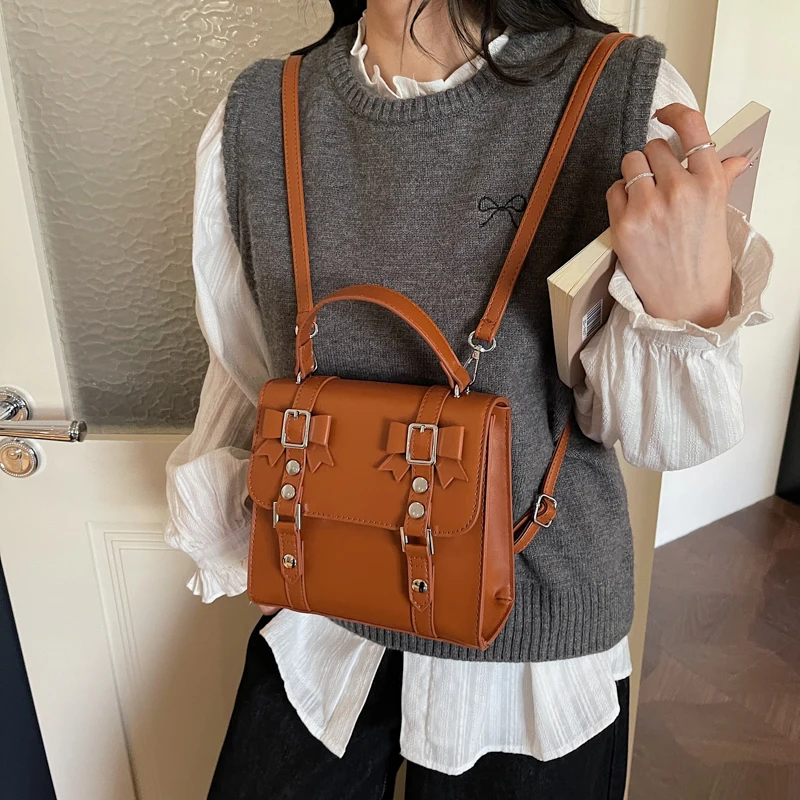 Рюкзак для женщин, новинка 2025, модная универсальная школьная сумка в студенческом стиле, высококачественный винтажный пригородный рюкзак 2331YX
Рюкзак для женщин, новинка 2025, модная универсальная школьная сумка в студенческом стиле, высококачественный винтажный пригородный рюкзак 2331YX